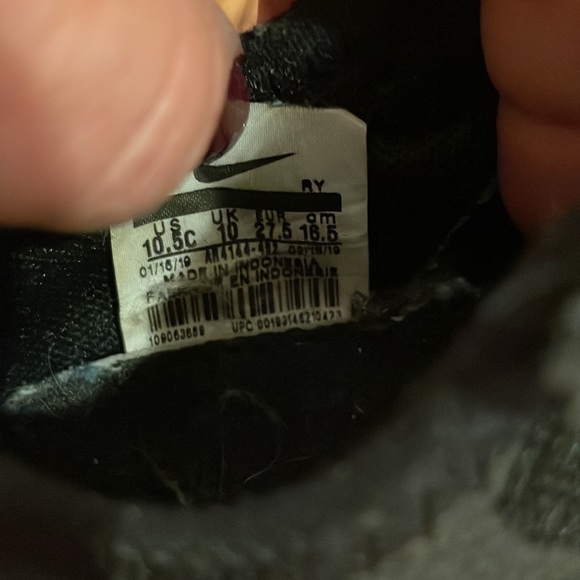 Nike sneakers with Velcro closure. - Picture 6 of 6